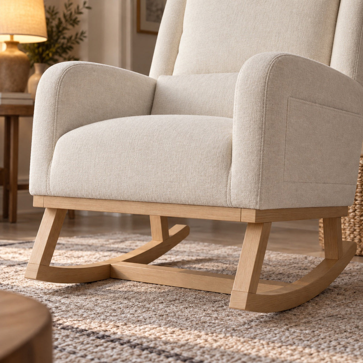 Chaise rocking chair confortable, dossier haut – détail