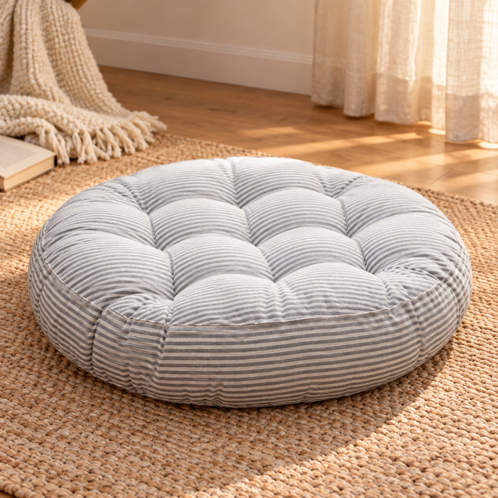 Coussin de sol rond rayé et capitonné, vue principale, coloris Rayé gris