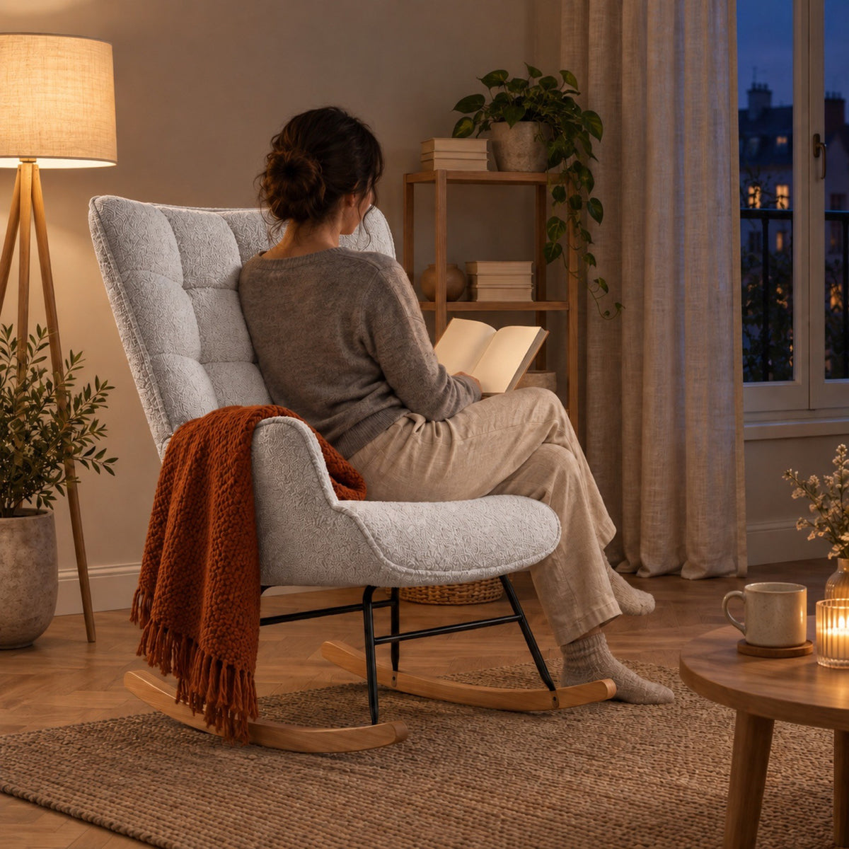 Fauteuil à bascule d'allaitement en teddy, dossier haut – au salon