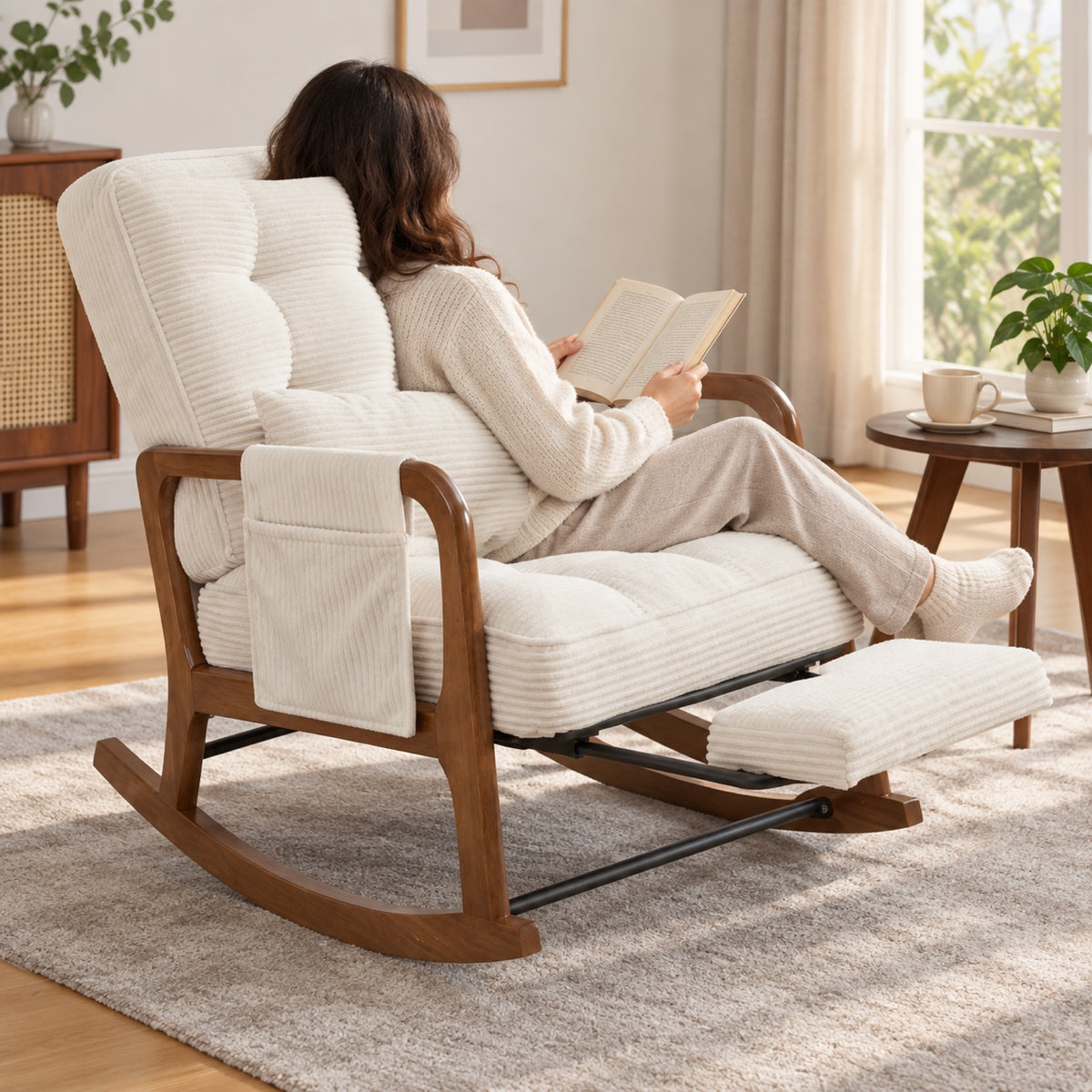 Fauteuil à bascule en velours côtelé, repose-pieds intégré, à l'usage