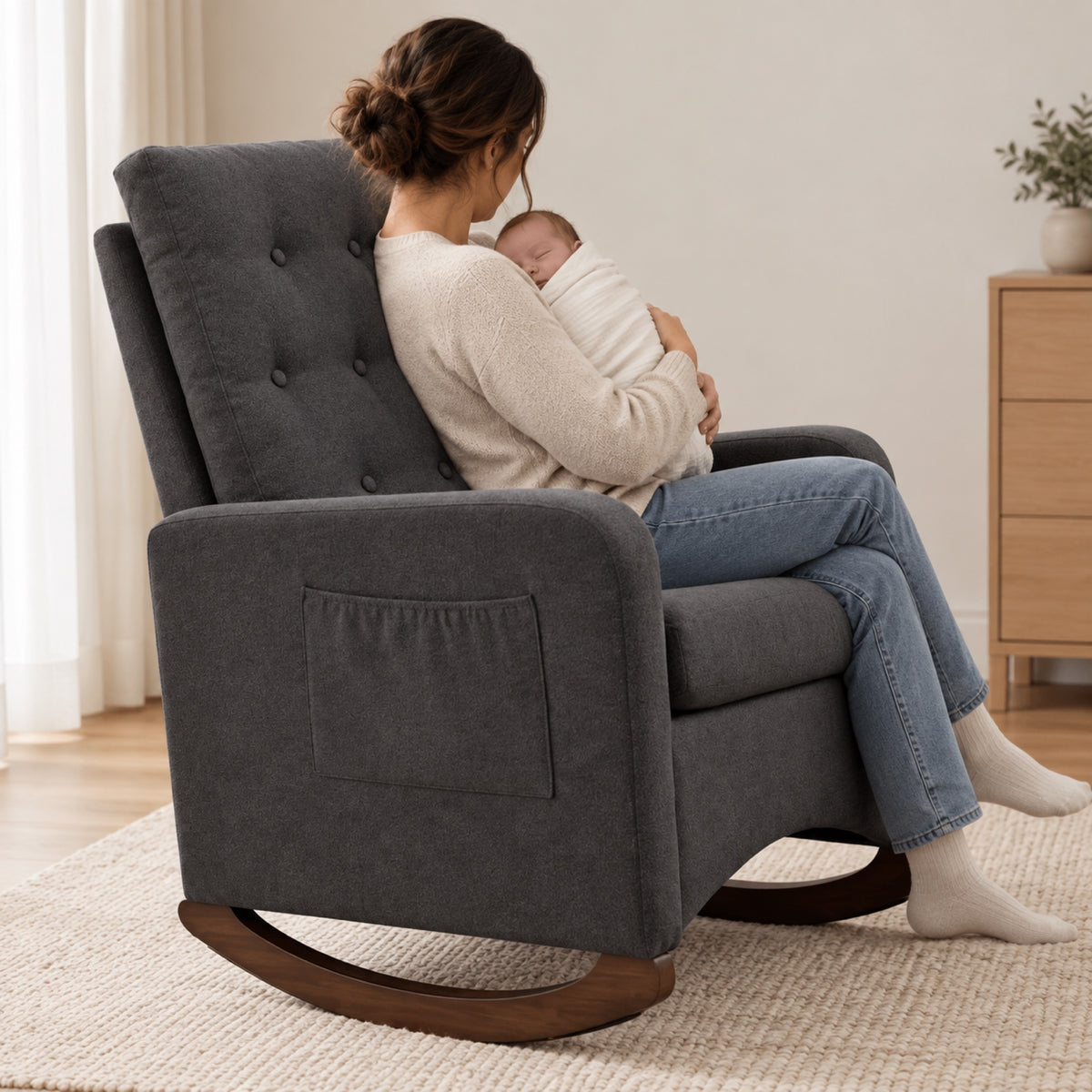Fauteuil à bascule d'allaitement capitonné, poches latérales, à l'usage, coloris Gris anthracite