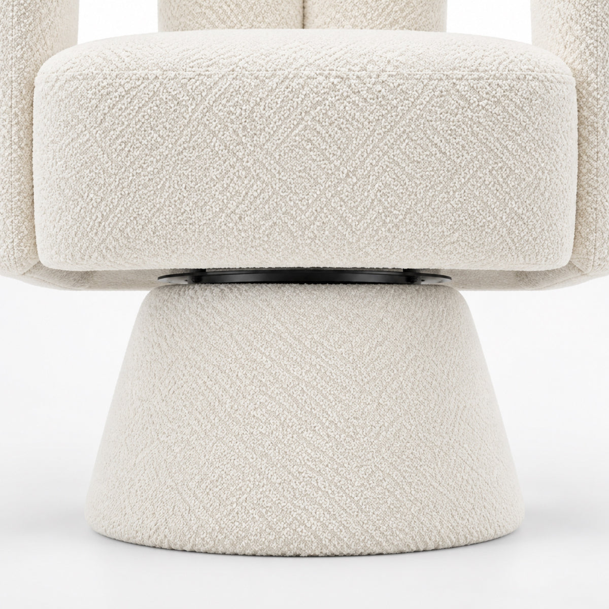 Fauteuil pivotant 360° en bouclette, dossier sculpté, détail de fabrication, coloris Blanc cassé