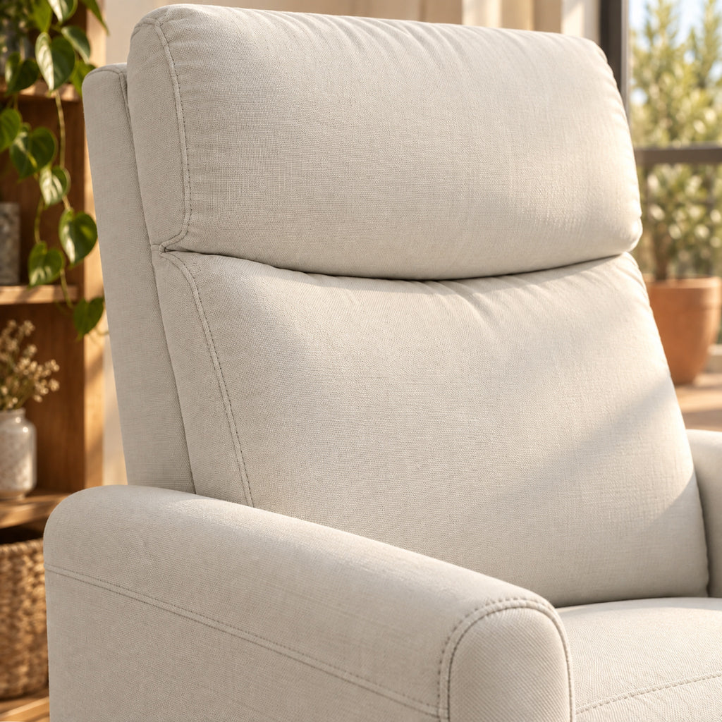 Fauteuil relax en tissu aspect lin crème, repose-pieds, gros plan sur la matière
