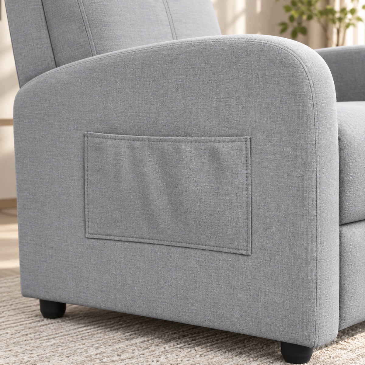 Fauteuil relax manuel en tissu aspect lin gris clair, détail de fabrication