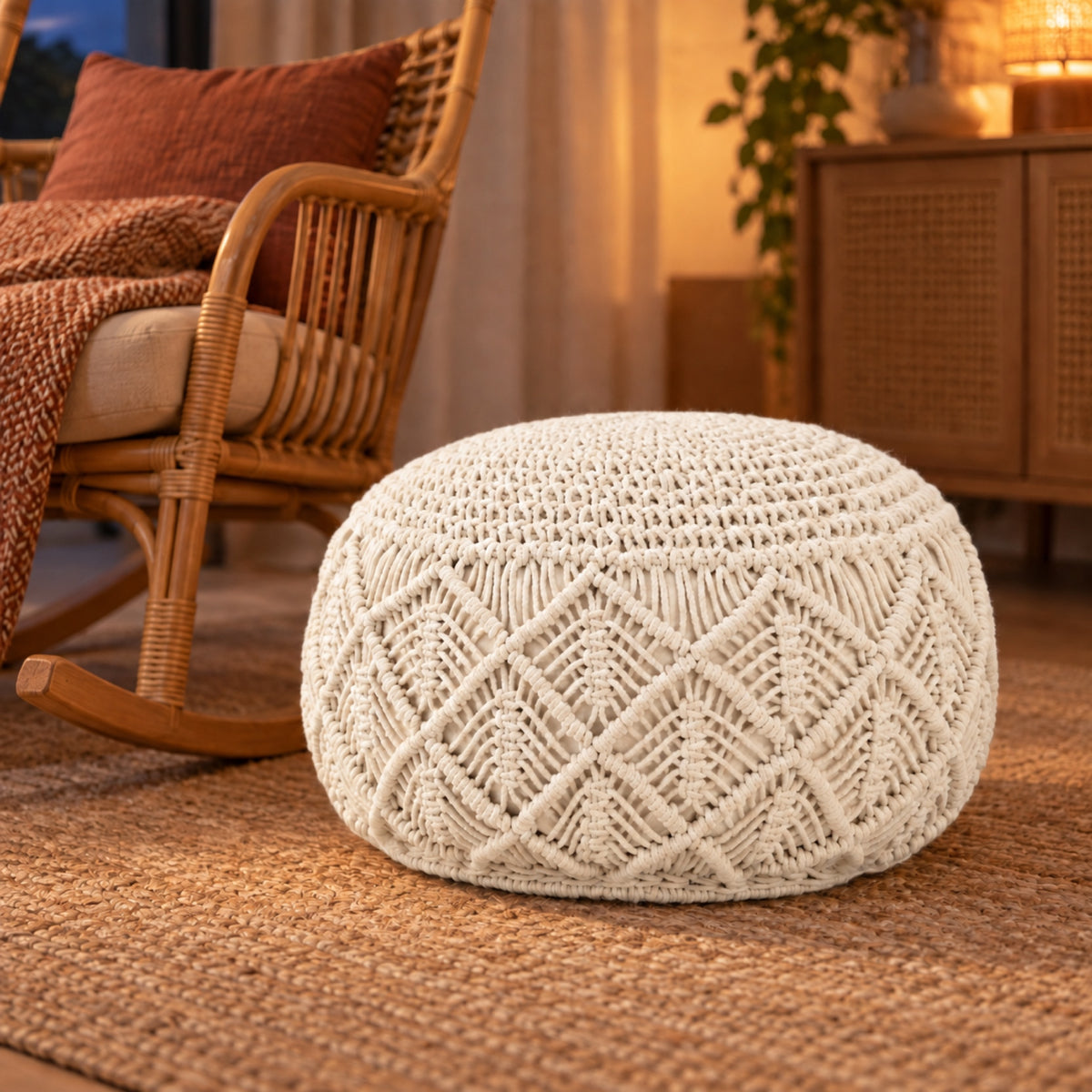 Pouf rond en macramé de coton tressé main, coloris Ivoire