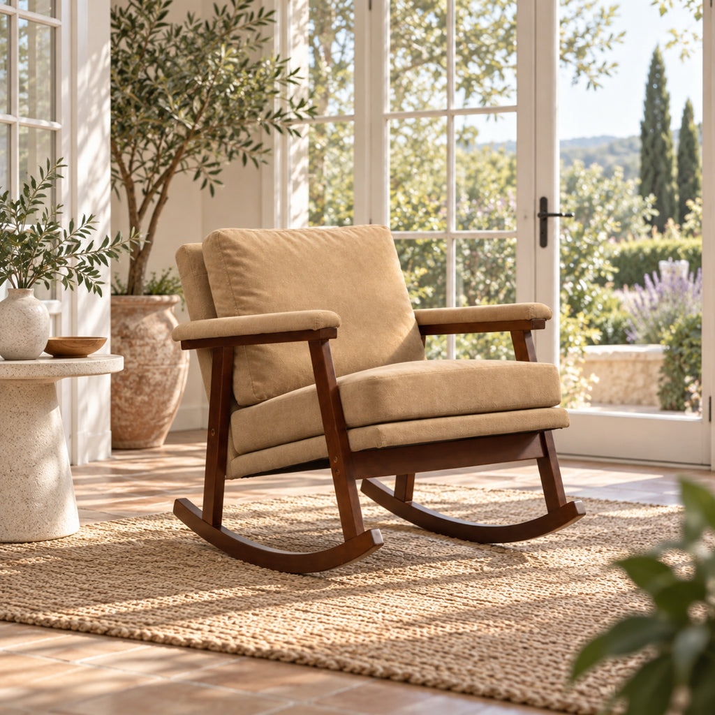Rocking chair mid-century kaki, cadre en bois foncé, mis en situation