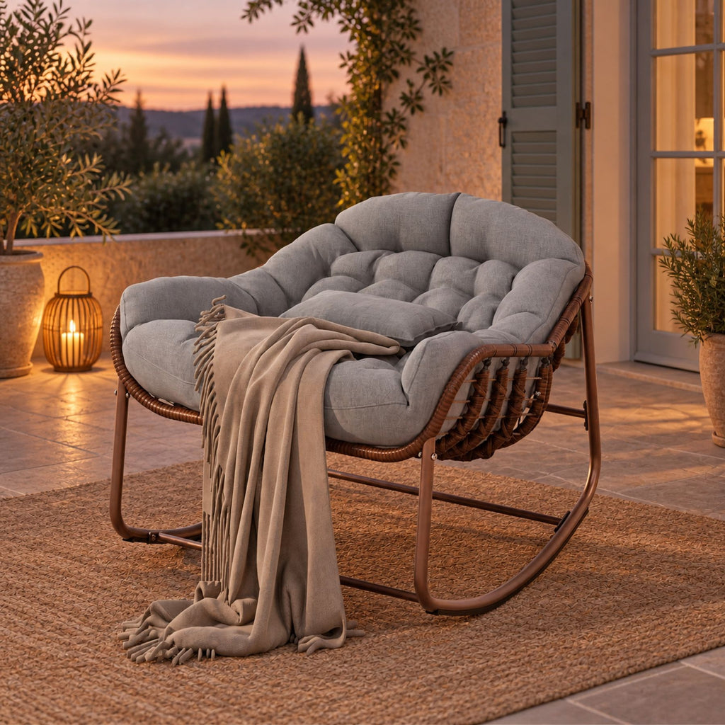 Rocking chair en rotin tressé, coussin résistant à l'eau – vue d'ensemble