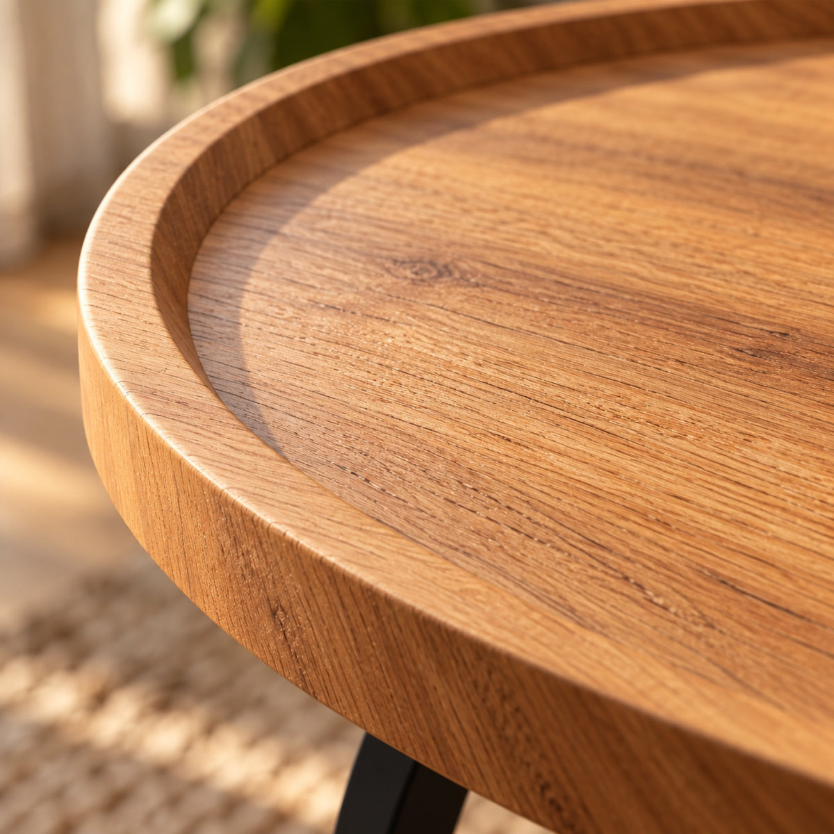 Table d'appoint en C à roulettes, plateau rond effet bois, gros plan sur la matière